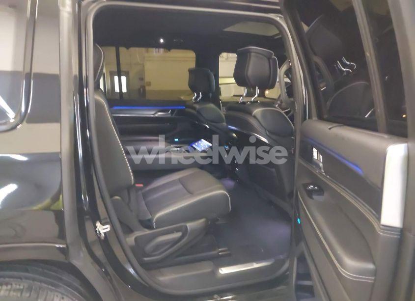 Photo 8 of 2023 Jeep Grand WAGONEER OBSIDIAN 4X4 (VIN 1C4SJVFJ7PS505650)