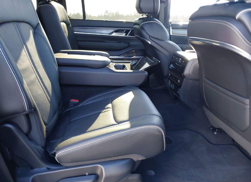 Photo 8 of 2023 Jeep Grand WAGONEER OBSIDIAN 4X4 (VIN 1C4SJVFJ8PS505673)