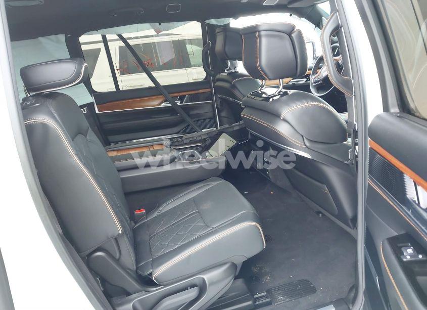 Photo 8 of 2022 Jeep Grand WAGONEER SERIES III 4X4 (VIN 1C4SJVGJ0NS136819)