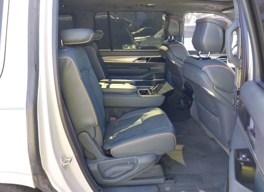 Photo 8 of 2022 Jeep Grand WAGONEER SERIES III 4X4 (VIN 1C4SJVGJ7NS124344)