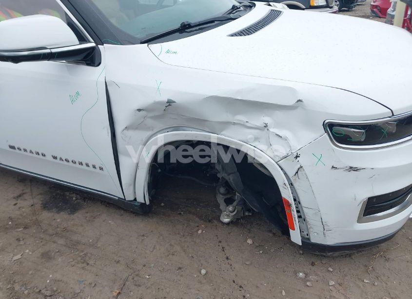 Photo 6 of 2022 Jeep Grand WAGONEER SERIES III 4X4 (VIN 1C4SJVGJ9NS106265)