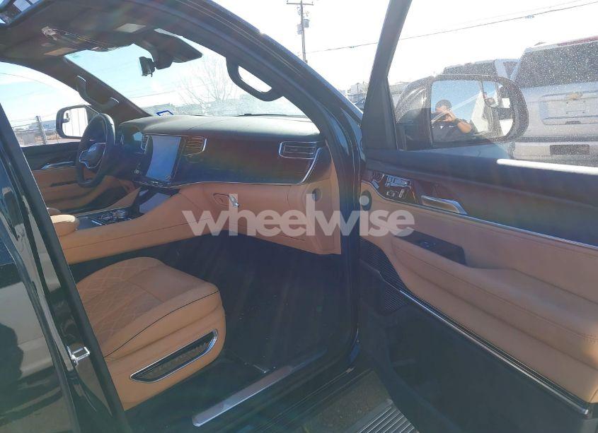 Photo 5 of 2024 Jeep Grand WAGONEER SERIES III OBSIDIAN 4X4 (VIN 1C4SJVGPXRS133260)