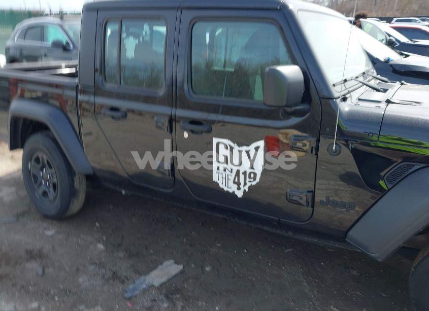 Photo 12 of 2021 Jeep Gladiator SPORT 4X4 (VIN 1C6HJTAG0ML614832)