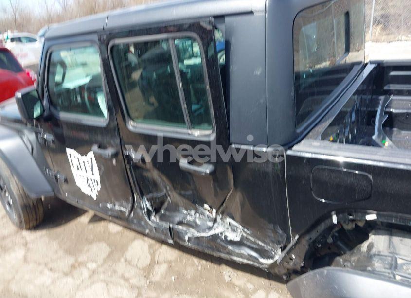 Photo 13 of 2021 Jeep Gladiator SPORT 4X4 (VIN 1C6HJTAG0ML614832)