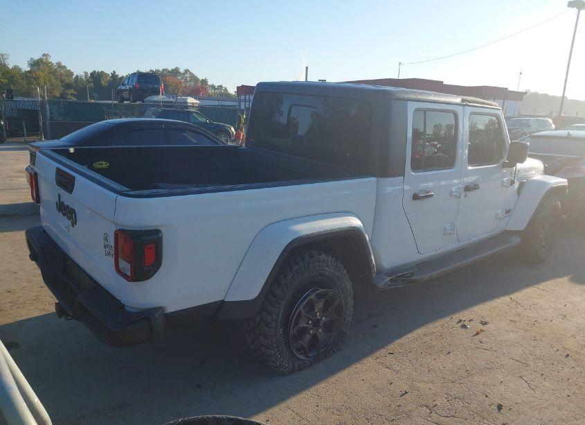 Photo 4 of 2022 Jeep Gladiator WILLYS 4X4 (VIN 1C6HJTAG0NL142617)