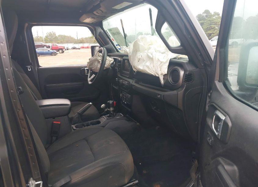 Photo 5 of 2022 Jeep Gladiator WILLYS 4X4 (VIN 1C6HJTAG0NL143489)