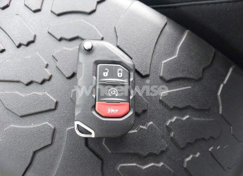 Photo 11 of 2022 Jeep Gladiator ALTITUDE 4X4 (VIN 1C6HJTAG0NL162804)