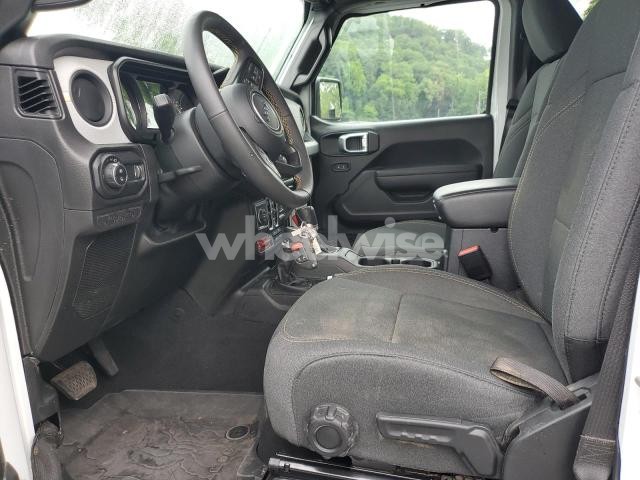 Photo 2 of 2024 JEEP GLADIATOR SPORT (VIN 1C6HJTAG0RL121370)