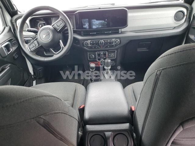 Photo 7 of 2024 JEEP GLADIATOR SPORT (VIN 1C6HJTAG0RL121370)