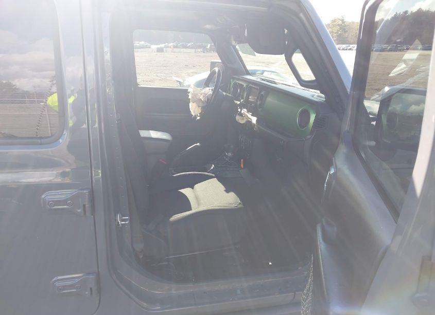 Photo 5 of 2021 Jeep Gladiator WILLYS 4X4 (VIN 1C6HJTAG1ML514108)