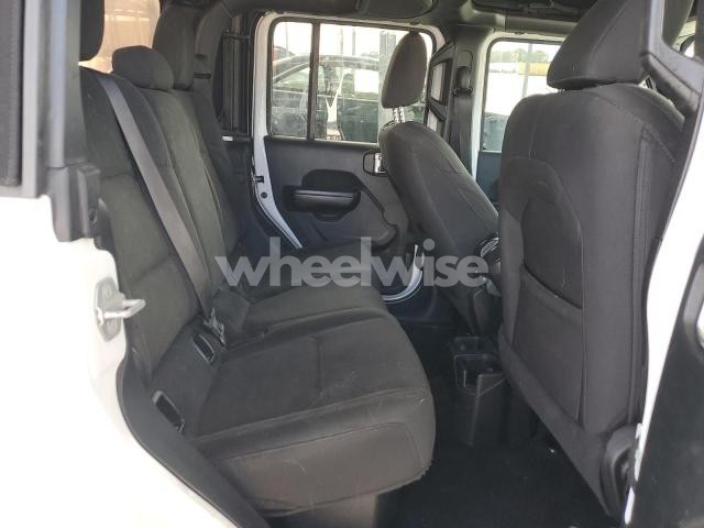 Photo 2 of 2020 JEEP GLADIATOR SPORT (VIN 1C6HJTAG2LL126769)