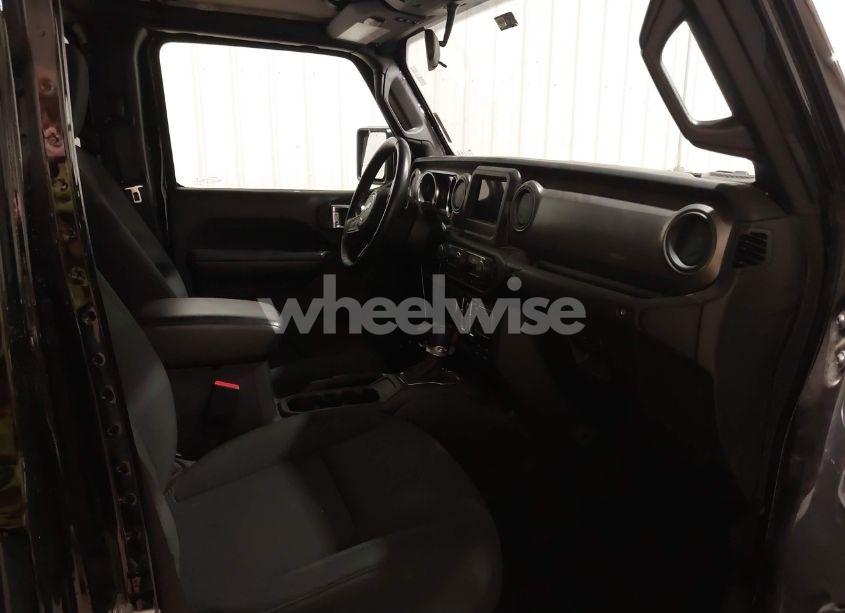 Photo 5 of 2022 Jeep Gladiator WILLYS 4X4 (VIN 1C6HJTAG2NL163338)