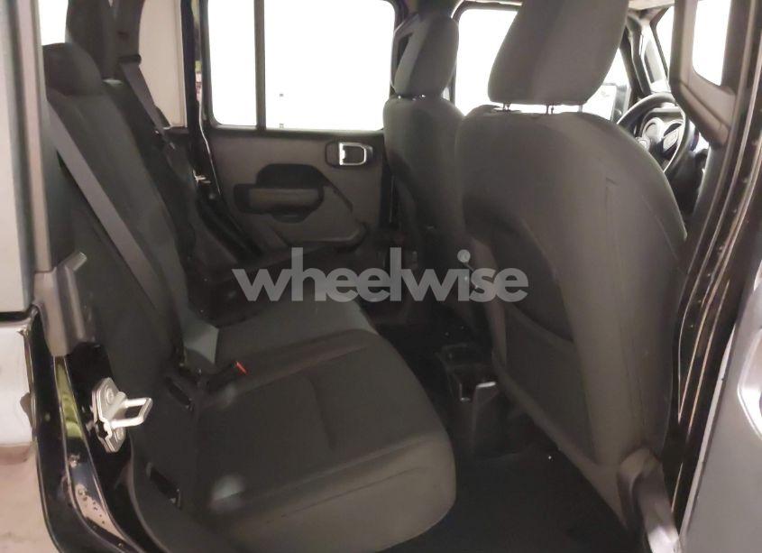 Photo 8 of 2022 Jeep Gladiator WILLYS 4X4 (VIN 1C6HJTAG2NL163338)