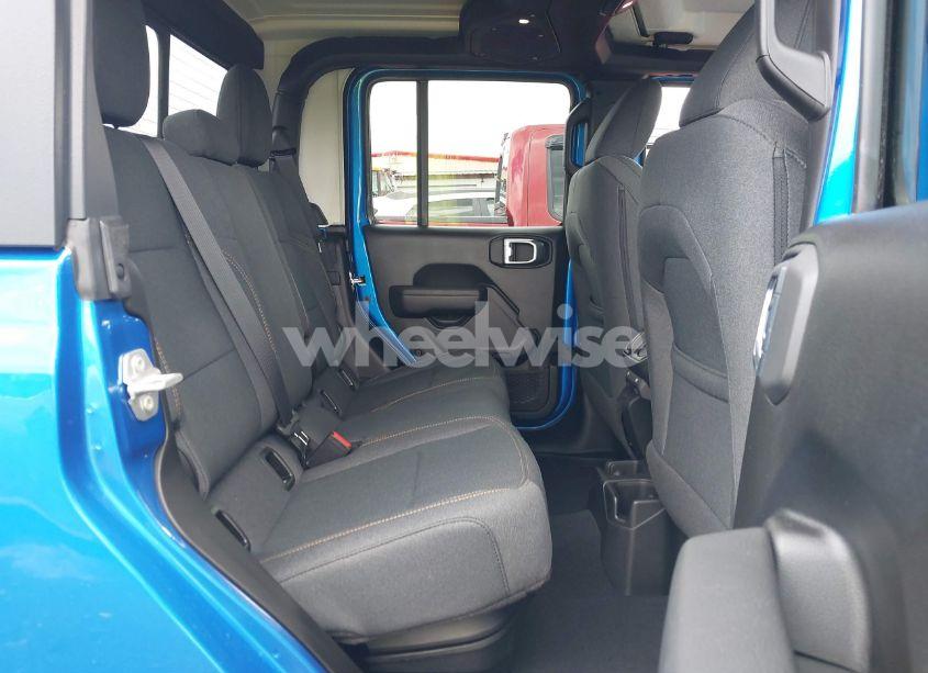 Photo 8 of 2024 Jeep Gladiator SPORT S (VIN 1C6HJTAG4RL101090)