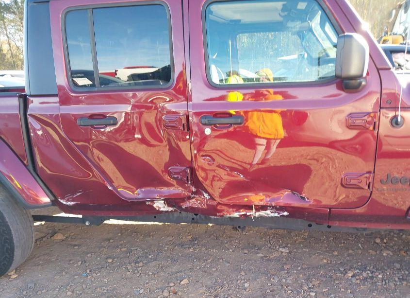 Photo 5 of 2022 Jeep Gladiator SPORT S 4X4 (VIN 1C6HJTAG6NL130746)