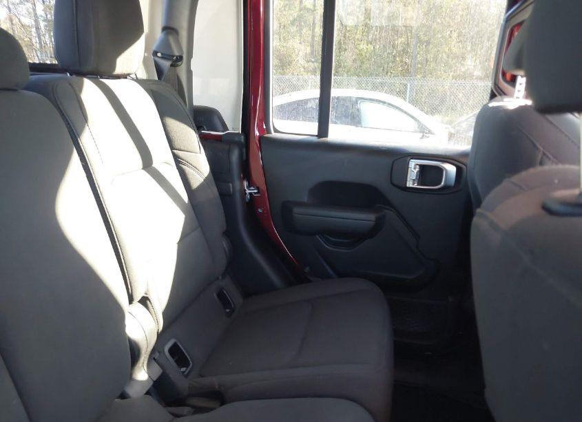 Photo 7 of 2022 Jeep Gladiator SPORT S 4X4 (VIN 1C6HJTAG6NL130746)