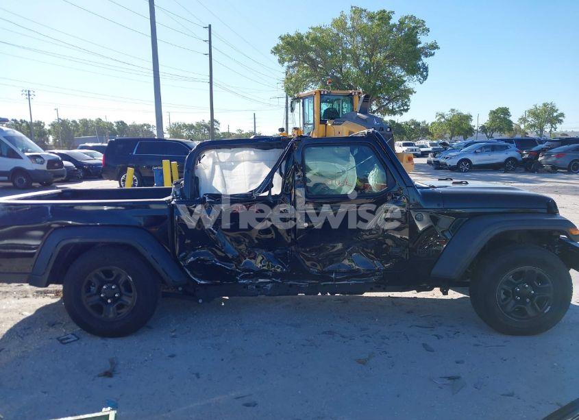 Photo 14 of 2024 Jeep Gladiator SPORT (VIN 1C6HJTAG6RL111586)