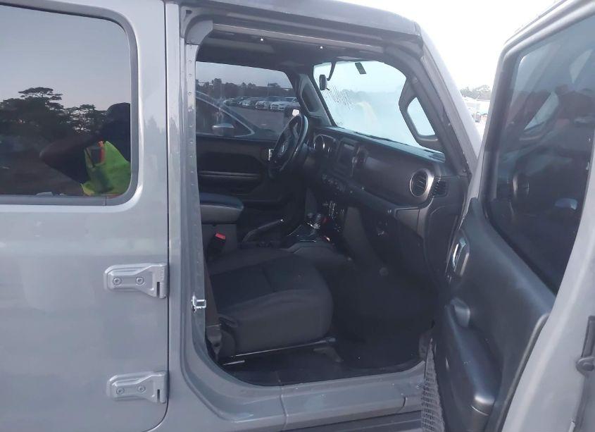 Photo 5 of 2021 Jeep Gladiator SPORT S 4X4 (VIN 1C6HJTAG7ML505171)