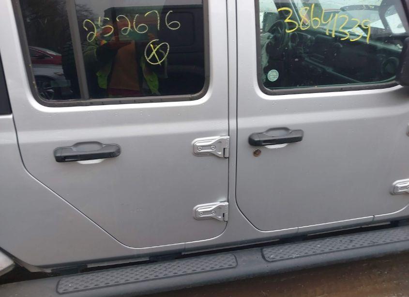 Photo 13 of 2023 Jeep Gladiator SPORT S 4X4 (VIN 1C6HJTAG7PL542676)