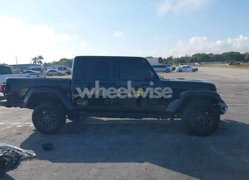 Photo 14 of 2024 Jeep Gladiator SPORT S (VIN 1C6HJTAG8RL102534)