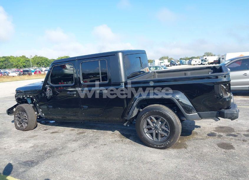 Photo 15 of 2024 Jeep Gladiator SPORT S (VIN 1C6HJTAG8RL102534)