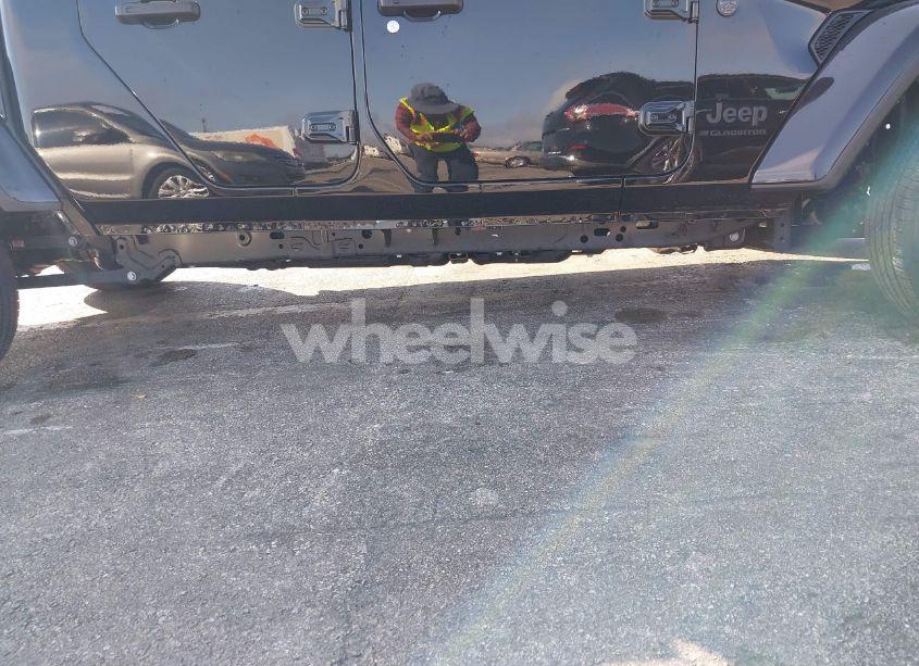 Photo 20 of 2024 Jeep Gladiator SPORT S (VIN 1C6HJTAG8RL102534)