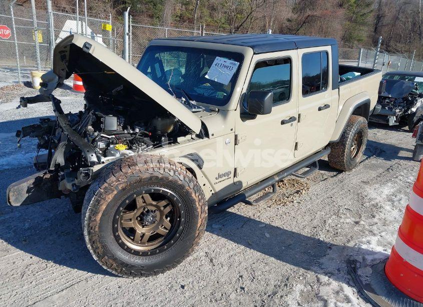 Photo 2 of 2020 Jeep Gladiator OVERLAND 4X4 (VIN 1C6HJTFG4LL169647)