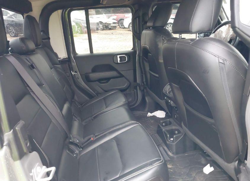 Photo 8 of 2021 Jeep Gladiator OVERLAND 4X4 (VIN 1C6HJTFG4ML505394)