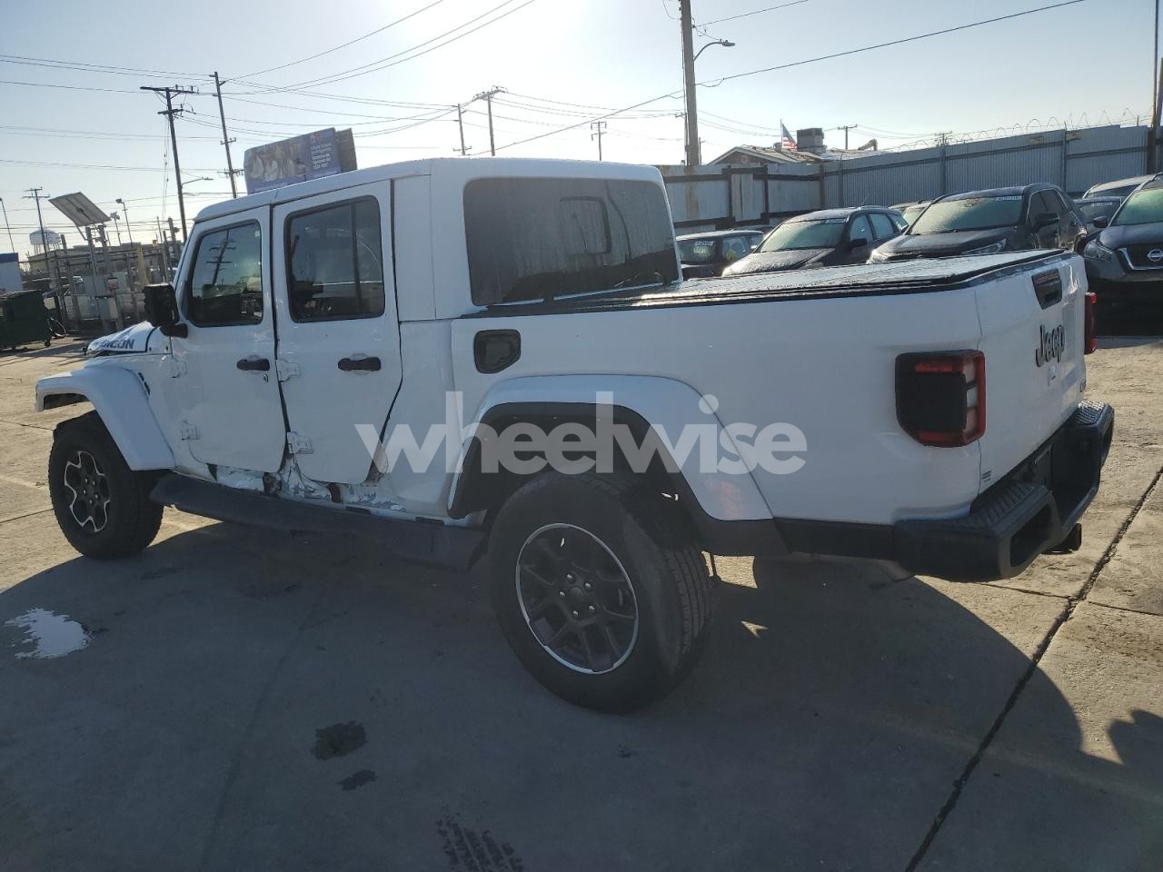 Photo 2 of 2022 JEEP GLADIATOR OVERLAND (VIN 1C6HJTFG6NL162718)