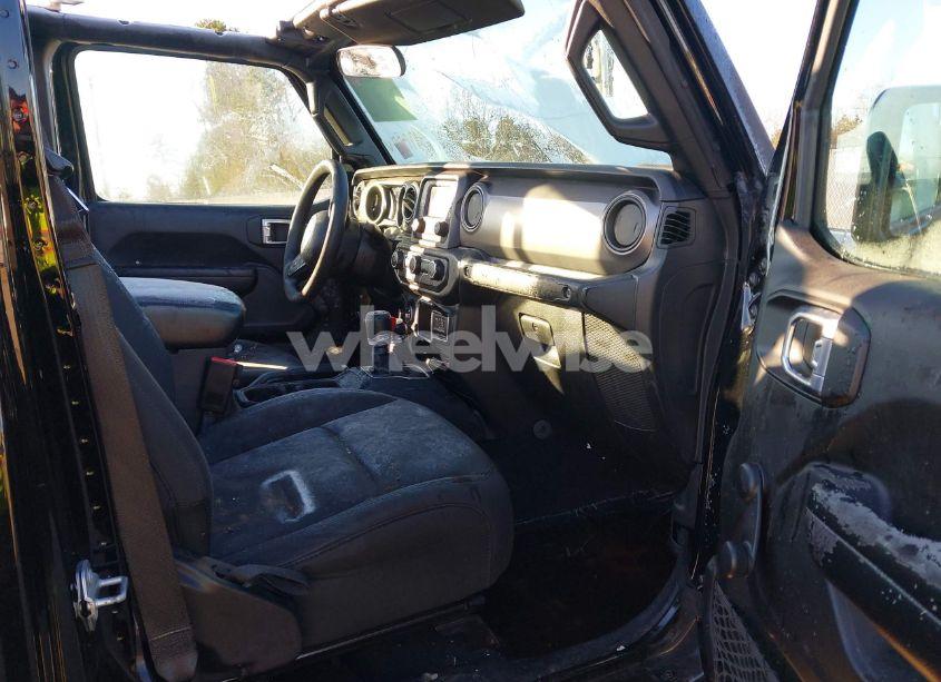 Photo 5 of 2021 Jeep Gladiator SPORT 4X4 (VIN 1C6JJTAG4ML599463)