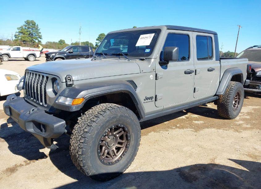 Photo 2 of 2021 Jeep Gladiator SPORT 4X4 (VIN 1C6JJTAG6ML599190)