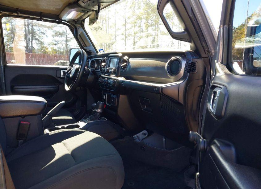 Photo 5 of 2021 Jeep Gladiator SPORT 4X4 (VIN 1C6JJTAG6ML599190)