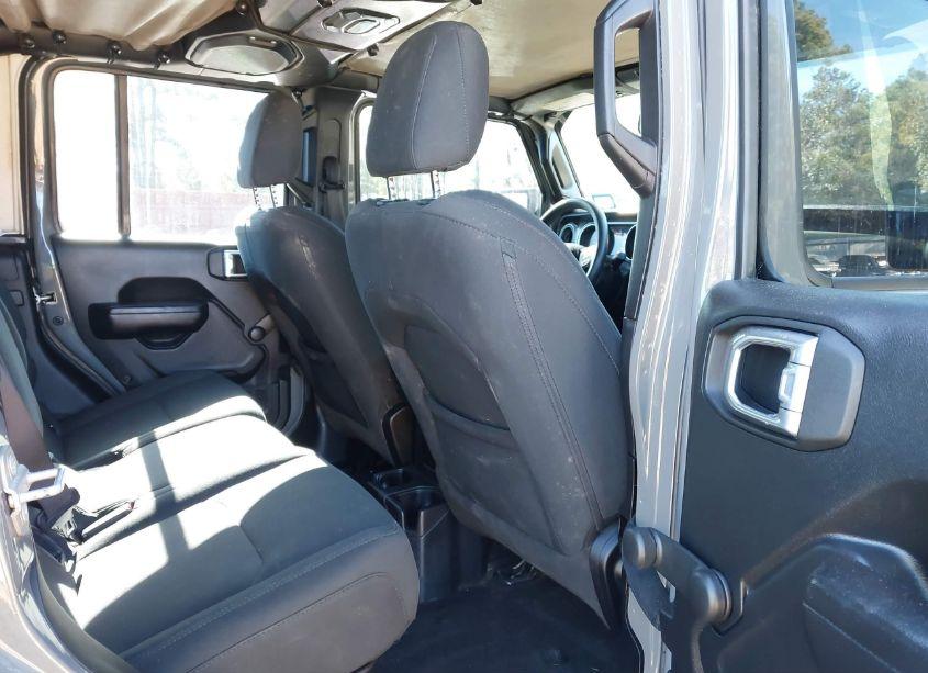 Photo 8 of 2021 Jeep Gladiator SPORT 4X4 (VIN 1C6JJTAG6ML599190)