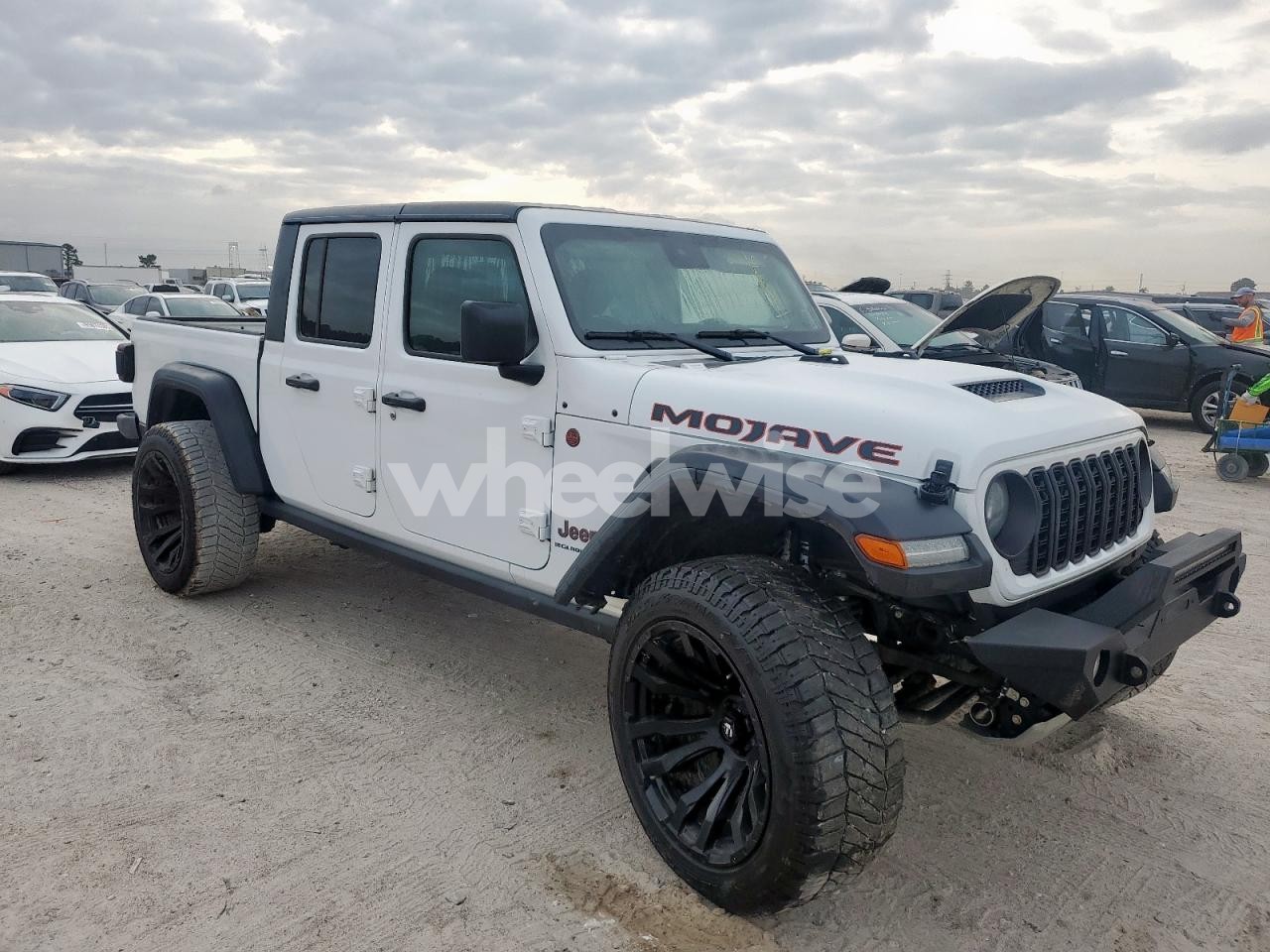 Photo 4 of 2024 JEEP GLADIATOR MOJAVE (VIN 1C6JJTEG1RL131885)