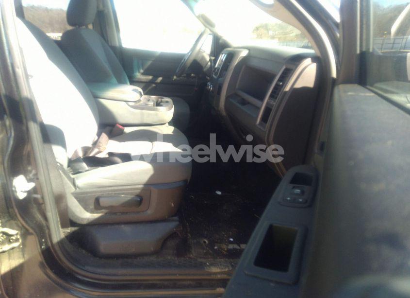 Photo 5 of 2018 Ram 1500 TRADESMAN 4X2 6'4 BOX (VIN 1C6RR6FG0JS131656)