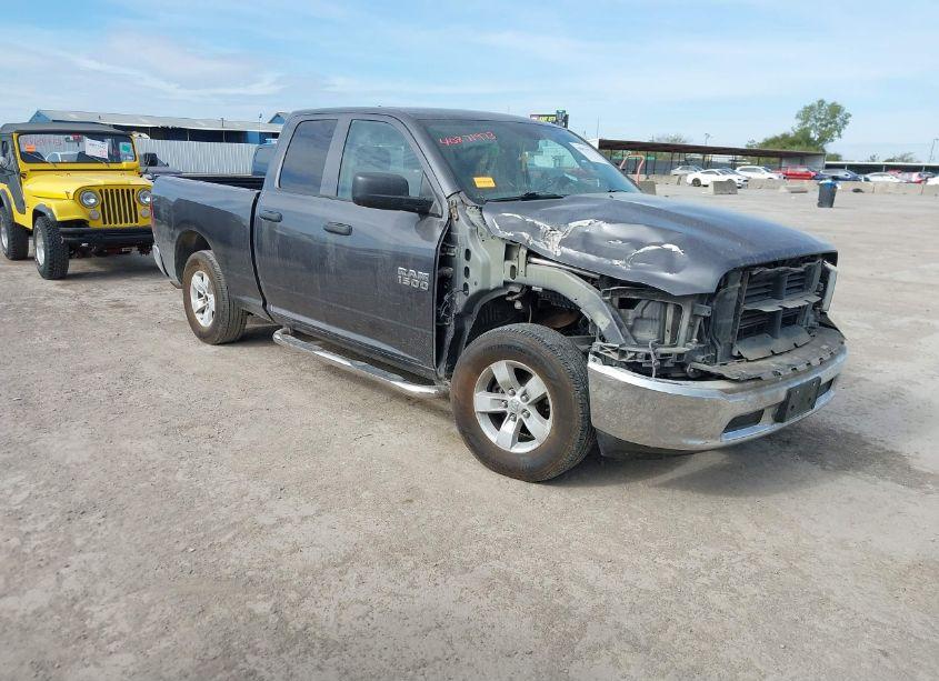 2018 Ram 1500 TRADESMAN 4X2 6'4 BOX (VIN 1C6RR6FG0JS340430) main photo