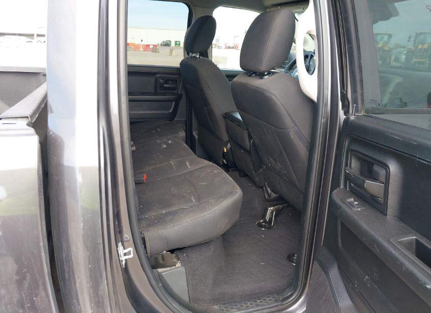 Photo 8 of 2018 Ram 1500 TRADESMAN 4X2 6'4 BOX (VIN 1C6RR6FG0JS340430)