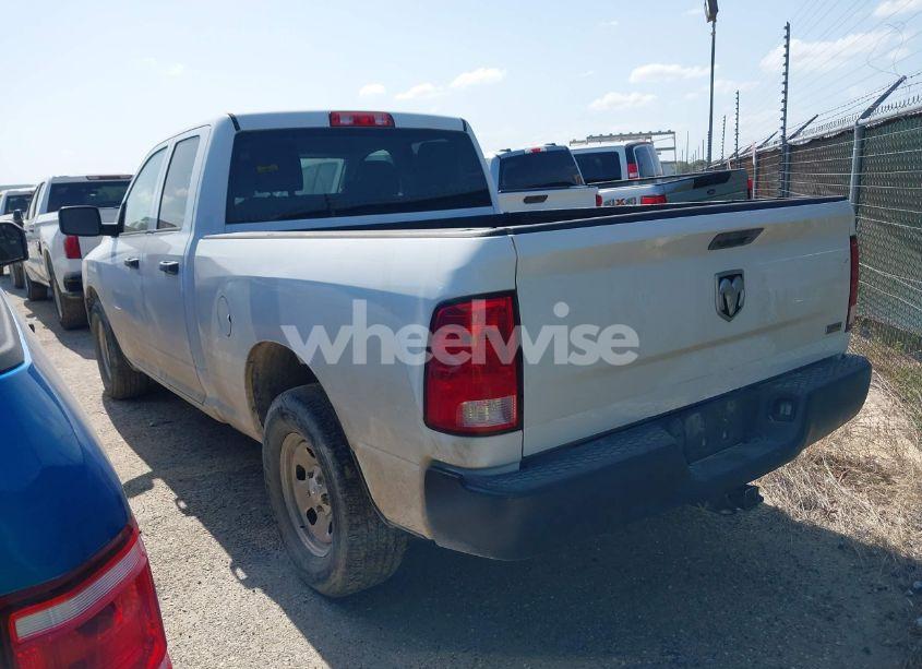 Photo 3 of 2019 Ram 1500 CLASSIC TRADESMAN 4X2 6'4 BOX (VIN 1C6RR6FG0KS581521)