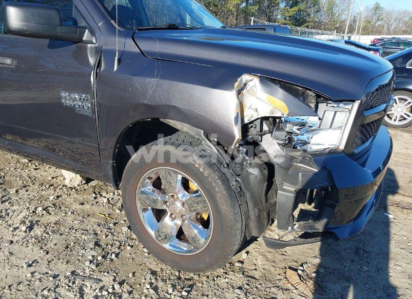 Photo 6 of 2019 Ram 1500 CLASSIC EXPRESS 4X2 6'4 BOX (VIN 1C6RR6FG0KS733538)