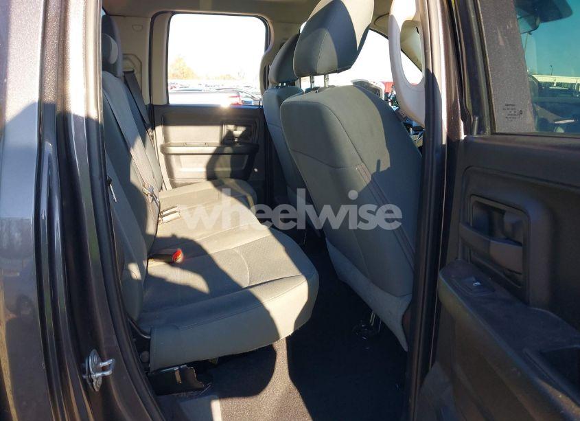 Photo 8 of 2019 Ram 1500 CLASSIC EXPRESS 4X2 6'4 BOX (VIN 1C6RR6FG0KS733538)