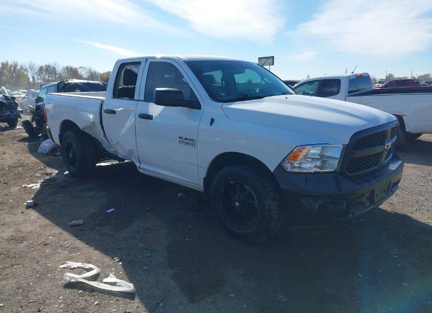 2018 Ram 1500 TRADESMAN 4X2 6'4 BOX (VIN 1C6RR6FG1JS304262) main photo