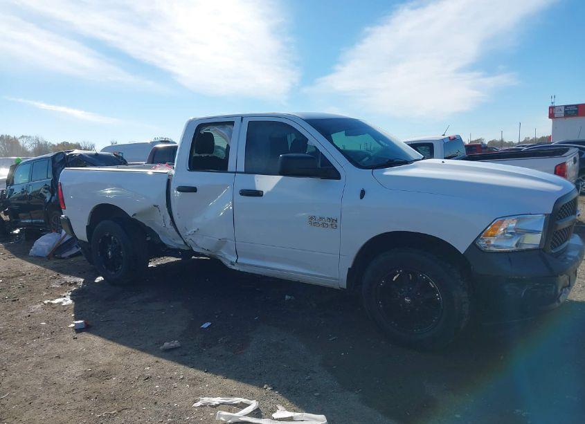Photo 13 of 2018 Ram 1500 TRADESMAN 4X2 6'4 BOX (VIN 1C6RR6FG1JS304262)