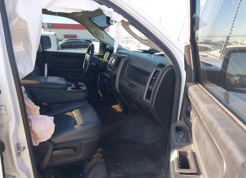 Photo 5 of 2018 Ram 1500 TRADESMAN 4X2 6'4 BOX (VIN 1C6RR6FG1JS304262)