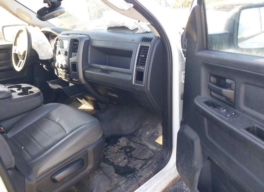 Photo 5 of 2018 Ram 1500 TRADESMAN 4X2 6'4 BOX (VIN 1C6RR6FG1JS322499)