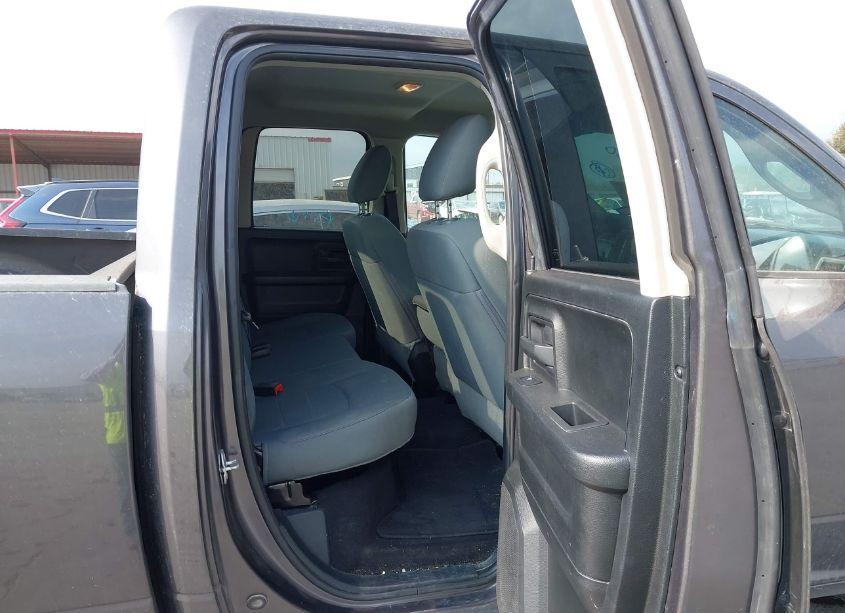 Photo 8 of 2018 Ram 1500 TRADESMAN QUAD CAB 4X2 6'4 BOX (VIN 1C6RR6FG2JS299735)