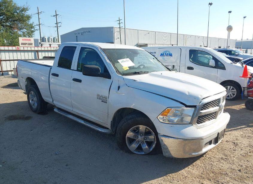 2019 Ram 1500 CLASSIC TRADESMAN 4X2 6'4 BOX (VIN 1C6RR6FG2KS733721) main photo