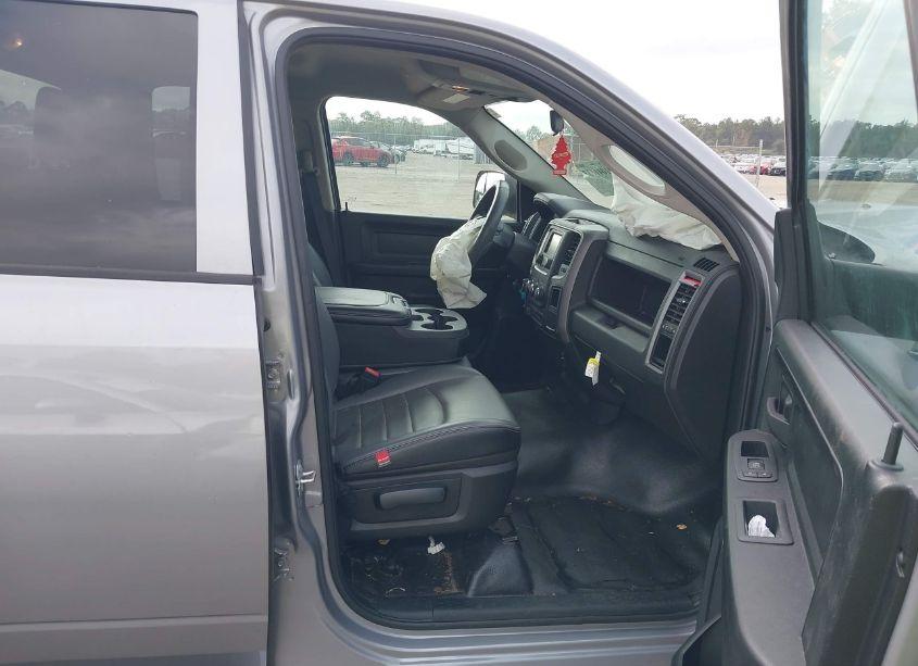 Photo 5 of 2022 Ram 1500 CLASSIC TRADESMAN 4X2 6'4 BOX (VIN 1C6RR6FG2NS148397)