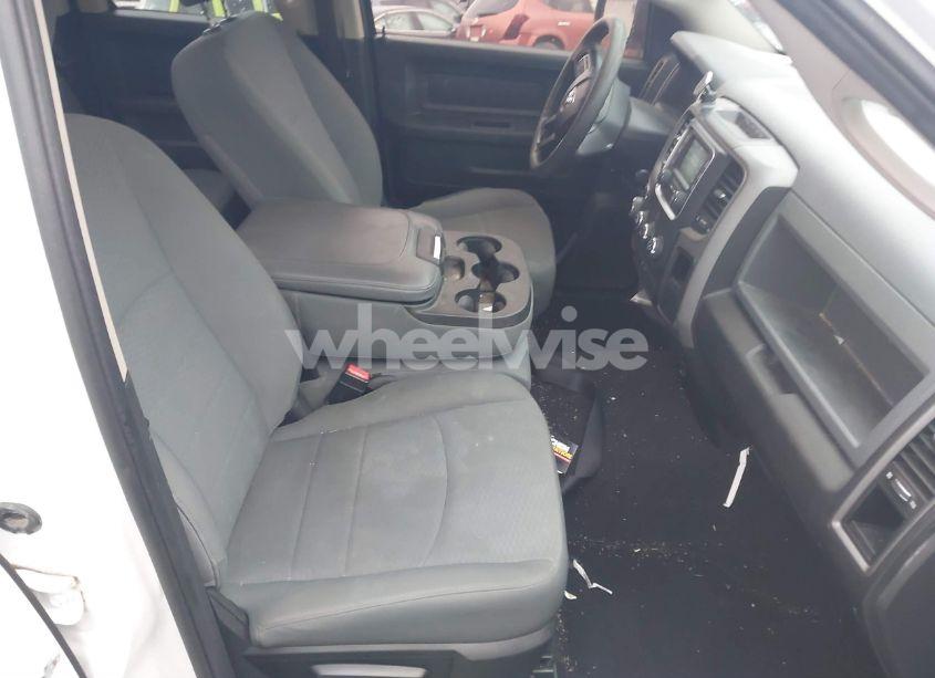 Photo 5 of 2018 Ram 1500 EXPRESS 4X2 6'4 BOX (VIN 1C6RR6FG3JS147382)