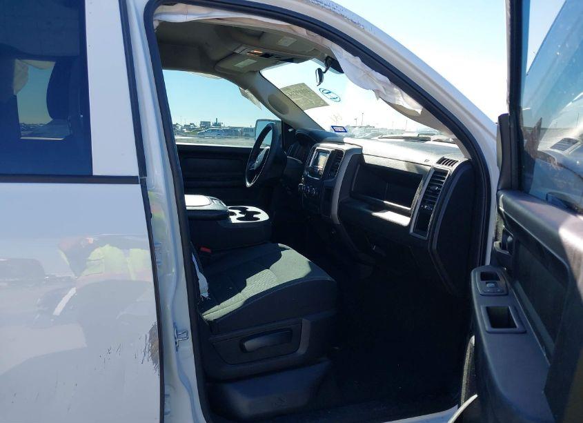 Photo 5 of 2022 Ram 1500 CLASSIC TRADESMAN 4X2 6'4 BOX (VIN 1C6RR6FG3NS170800)