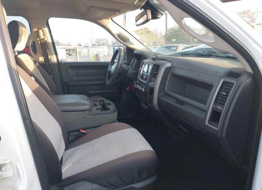 Photo 5 of 2018 Ram 1500 TRADESMAN 4X2 6'4 BOX (VIN 1C6RR6FG4JS263061)